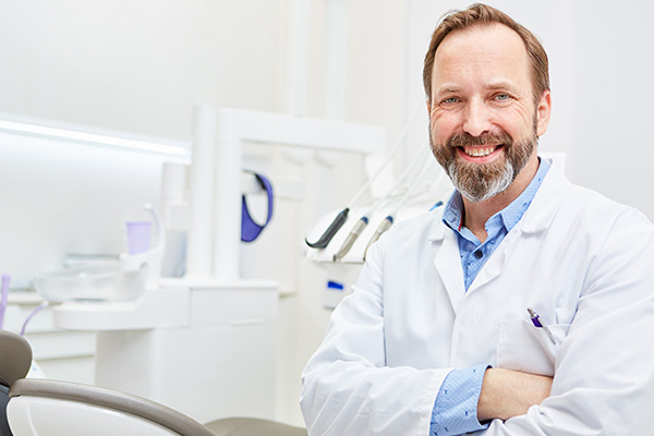Ask A Cosmetic Dentist: What Are The Benefits Of In Office Teeth Whitening?